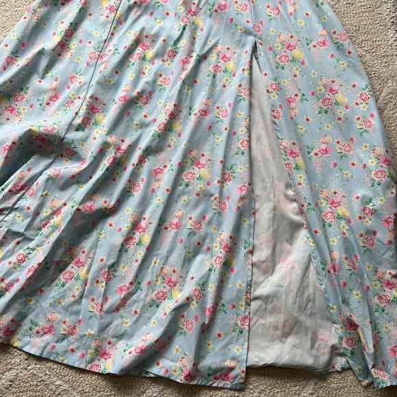 Long floral dress with slit - Picture 3 of 3